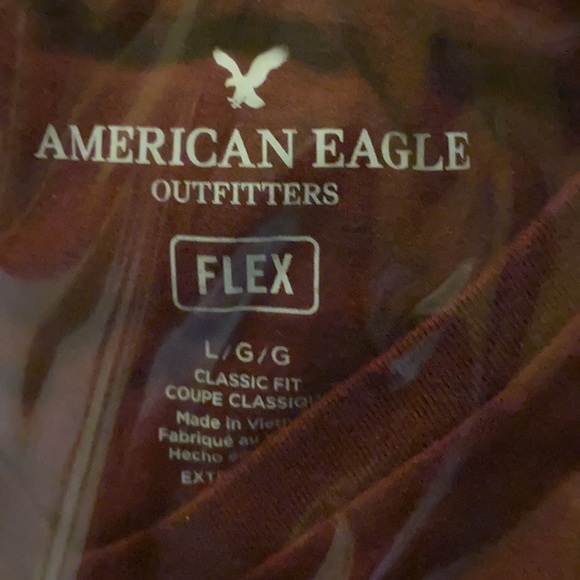 Men’s American Eagle Outfitters Burgundy Crewneck - Picture 15 of 15